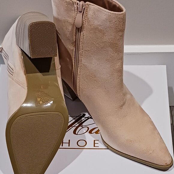 Acata Women's Taupe Ankle Boot Size 8 - Picture 2 of 2